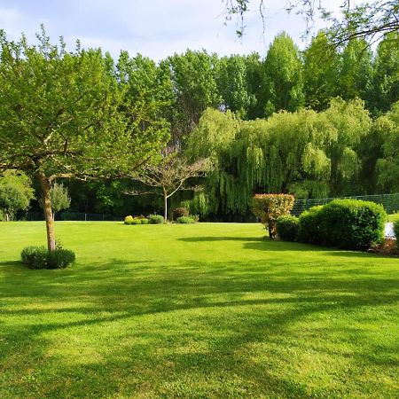 Bed and Breakfast La Ferme D'Aigurolles Saint-Maur  Exterior foto